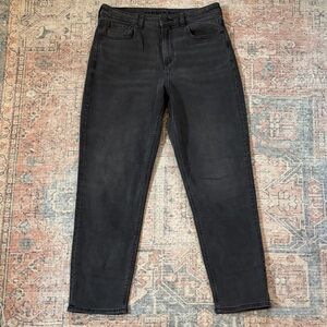 American Eagle Outfitters MOM JEAN Size 8